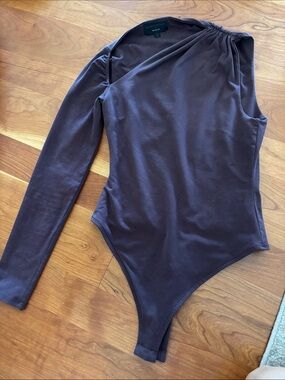 One-Shoulder Long Sleeve Bodysuit in Deep Plum